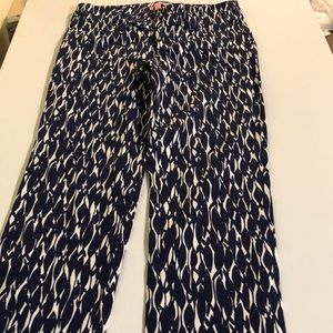 BNWT Lilly Pulitzer Capris. Size 4.